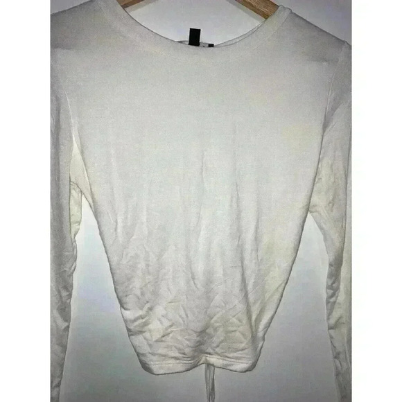 Lulus going back to basics cutout long sleeve crop top Ivory Size M  NWT - Picture 3 of 7